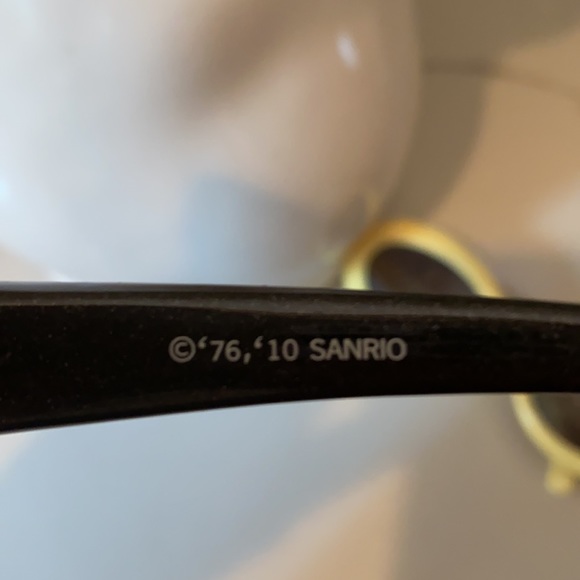 HELLO KITTY ZEBRA & DAISY GIRLS 😎 SUNGLASSES - Picture 4 of 8